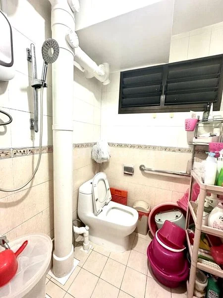 Common Room (HDB) for Rent in  422 Ang Mo Kio Avenue 3 - Image 6