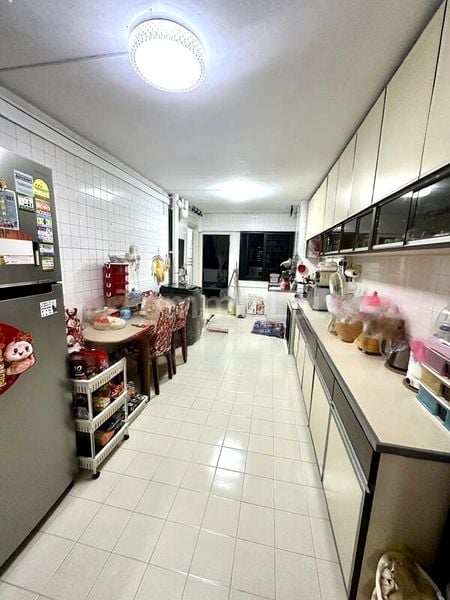 Common Room (HDB) for Rent in  422 Ang Mo Kio Avenue 3 - Image 5