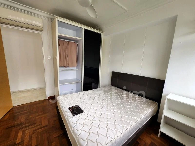 5 Room (5A) HDB for Rent in  152 Gangsa Road - Image 7