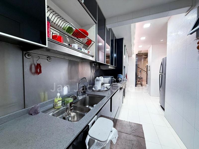 5 Bed Semi-Detached House (Landed) for Sale in  Koh Sek Lim Road - Image 10