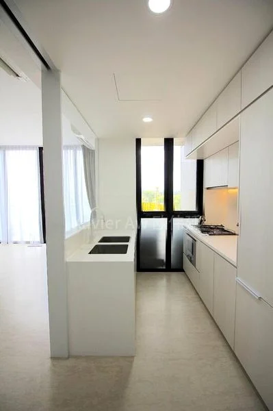 3 Bed Condo for Rent in  Fulcrum - Image 4