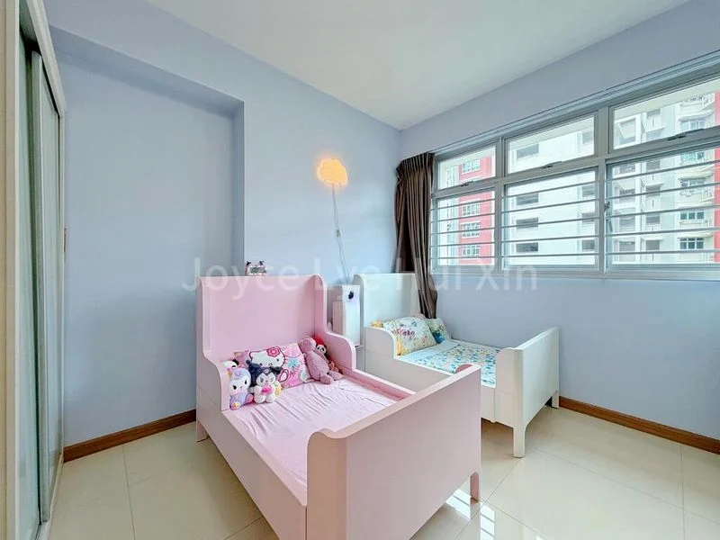 4 Room (4A) HDB for Sale in 439A Bukit Batok West Avenue 8 - Image 8