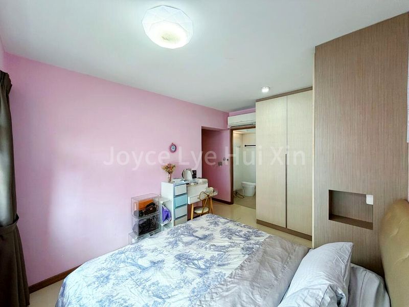 4 Room (4A) HDB for Sale in 439A Bukit Batok West Avenue 8 - Image 2