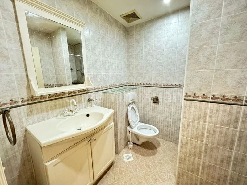 Common Room (Condo) for Rent in  The Beaumont - Image 9