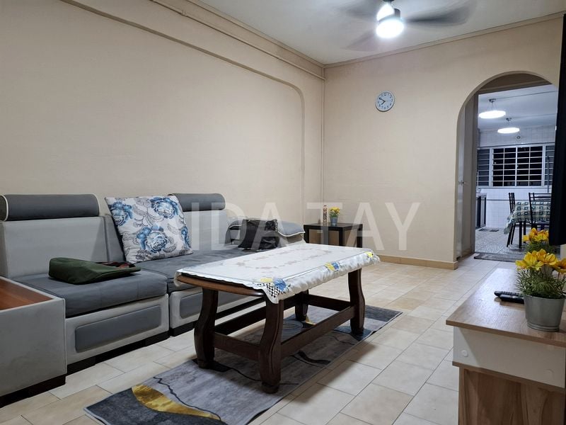 3 Room (3NG) HDB for Rent in  304 Jurong East Street 32 - Image 1