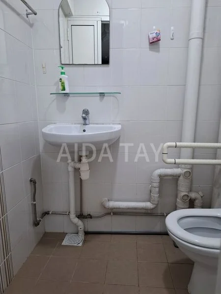 3 Room (3NG) HDB for Rent in  304 Jurong East Street 32 - Image 8
