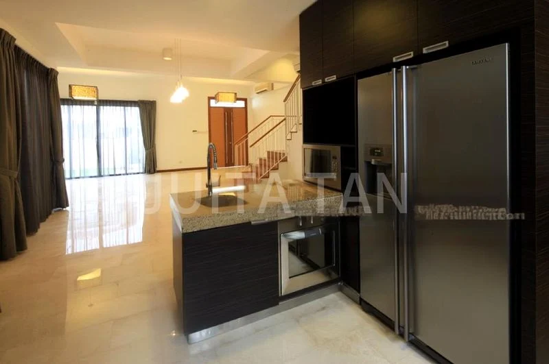 5 Bed Semi-Detached House (Landed) for Rent in  Bukit Villas - Image 4