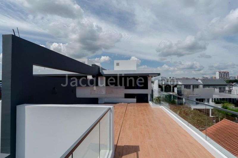 4+1 Bed Semi-Detached House (Landed) for Sale in  Serangoon Garden Estate - Image 3