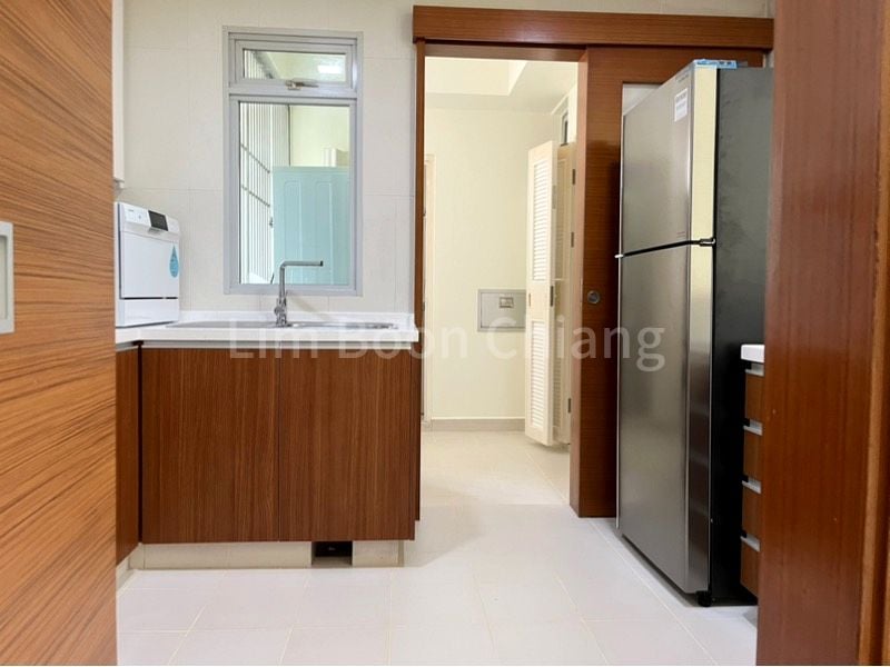 3 Bed Condo for Rent in The Raintree - Image 5