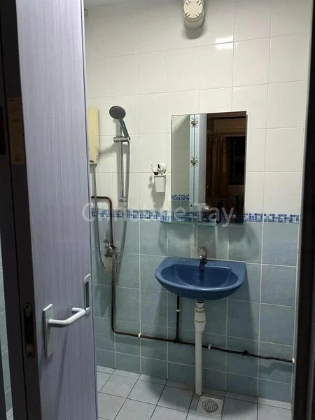 5 Room (5I) HDB for Rent in  173 Bishan Street 13 - Image 4