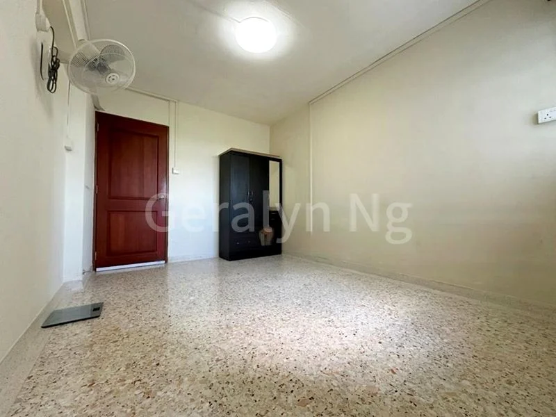 Room (HDB) for Rent in 456 Ang Mo Kio Avenue 10 - Image 2