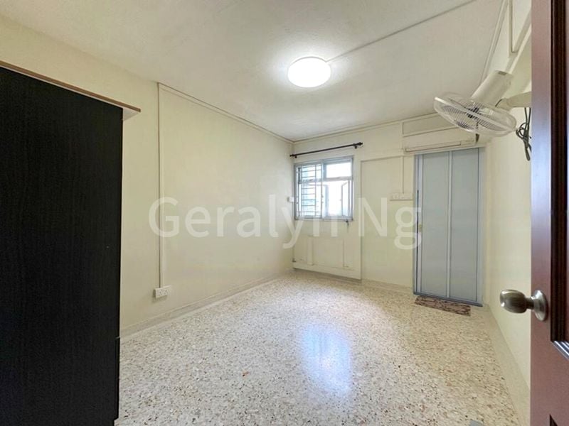 Room (HDB) for Rent in 456 Ang Mo Kio Avenue 10 - Image 1