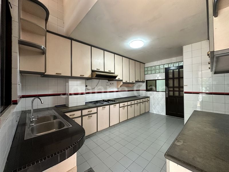 4+1 Bed Terraced House (Landed) for Sale in  Lorong Mydin - Image 5