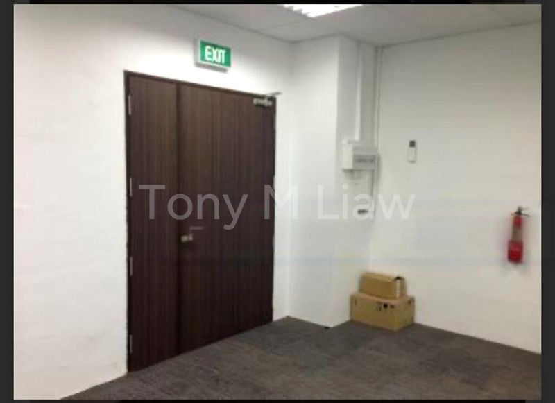 Zervex: Light Industrial (B1) for Rent: 2,000 Sqft Shop at 8 Pioneer Walk, Pioneer 338 - Image 2