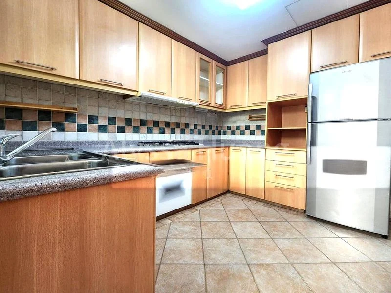 Common Room (Condo) for Rent in  Emerald Garden - Image 4