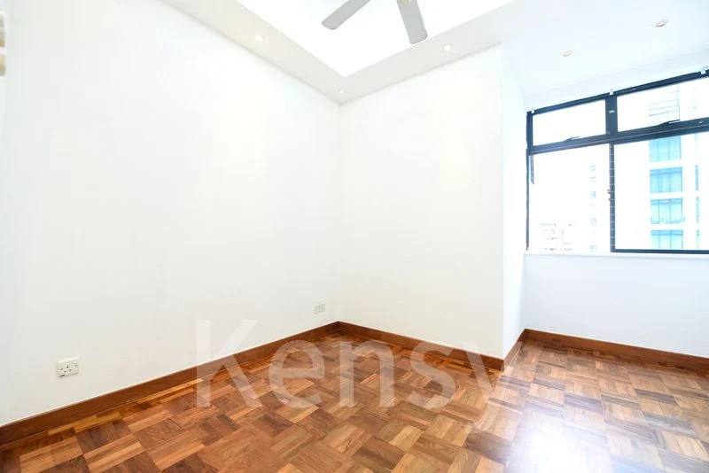 5 Bed Condo for Rent in  Spring Grove - Image 8