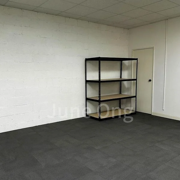 Light Industrial (B1) for Rent: Valiant Industrial Building - Image 3