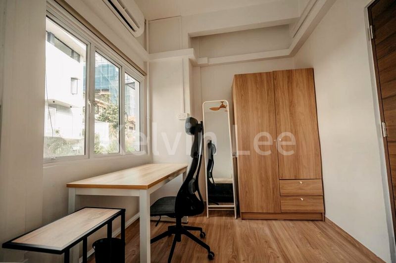 3 Bed Walk-up Apartment (Condo) for Sale in  Eng Aun Mansion - Image 3