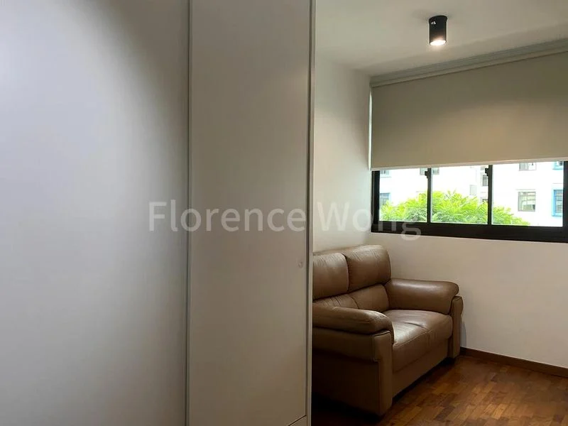 5 Room (5I) HDB for Rent in  272D Jurong West Street 24 - Image 3