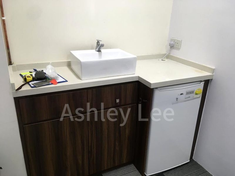 Office for Rent: SBF Center - Image 12