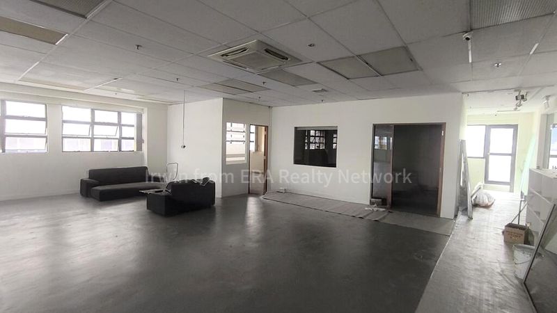 Light Industrial (B1) for Rent: Tong Lee Building - Image 3