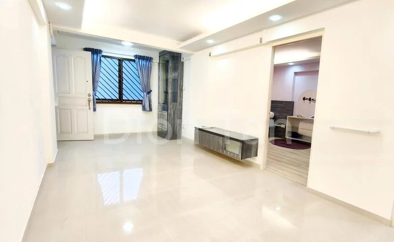 3 Room (3I) HDB for Sale in  170 Stirling Road - Image 1