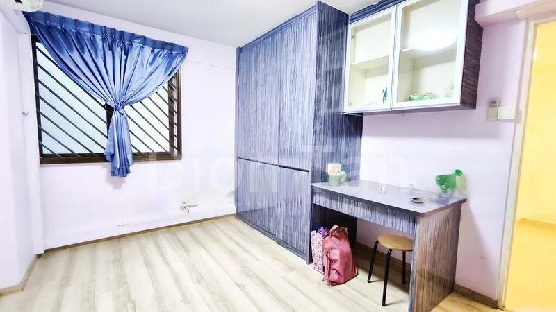 3 Room (3I) HDB for Sale in  170 Stirling Road - Image 4