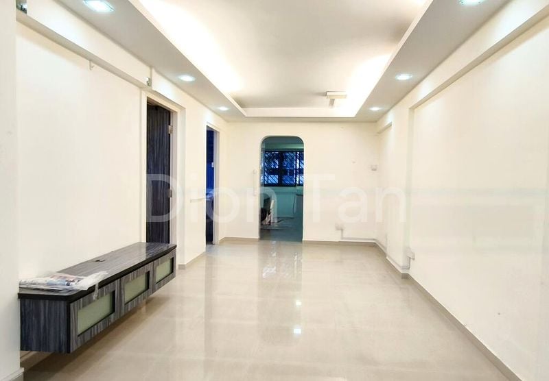 3 Room (3I) HDB for Sale in  170 Stirling Road - Image 2