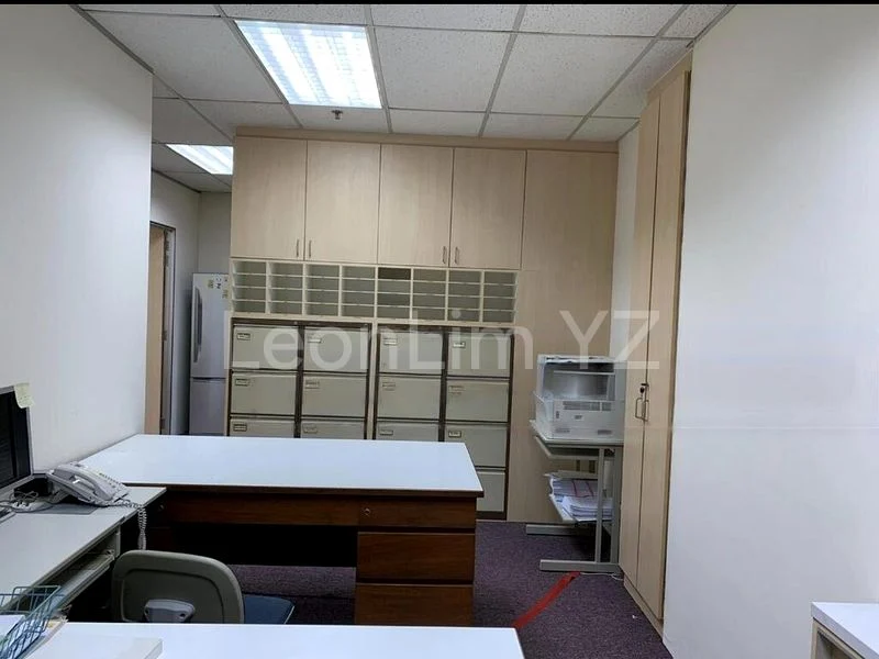 Office for Rent: Balmoral Plaza - Image 3
