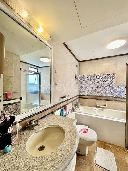 2 Bed Condo for Sale in  The Bayshore - Image 7