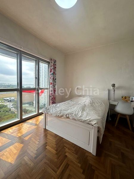 2 Bed Condo for Sale in  The Bayshore - Image 4