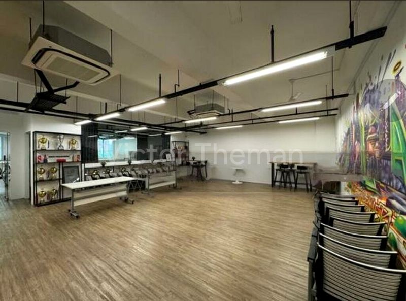 Light Industrial (B1) for Rent: Thye Hong Centre - Image 3