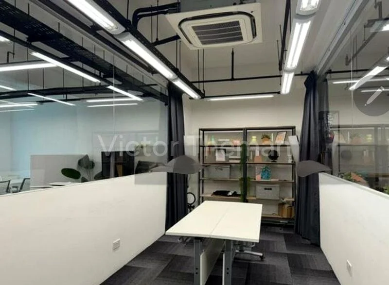 Light Industrial (B1) for Rent: Thye Hong Centre - Image 4