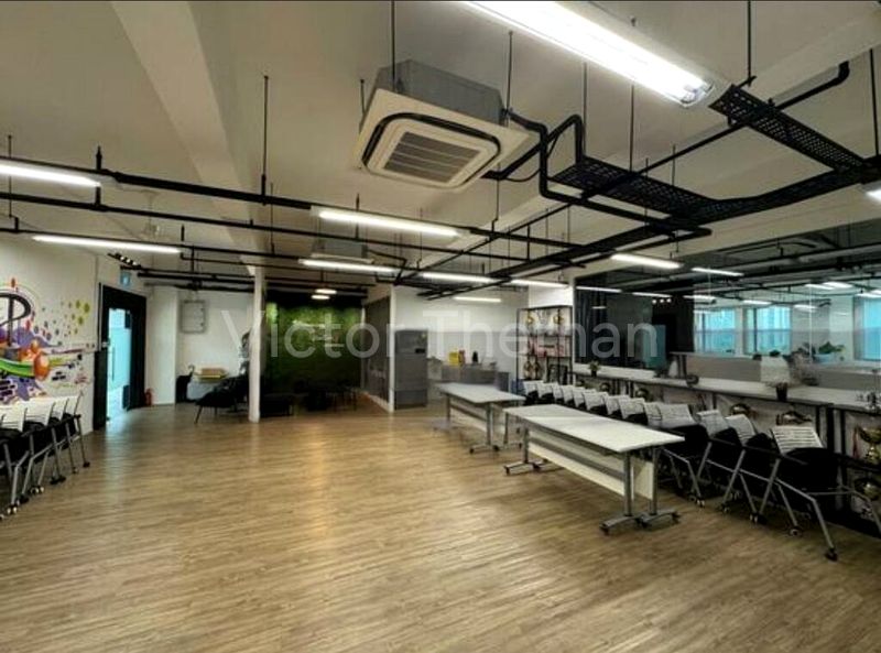 Light Industrial (B1) for Rent: Thye Hong Centre - Image 2