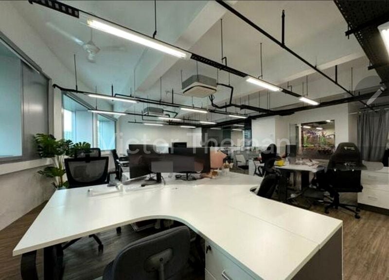 Light Industrial (B1) for Rent: Thye Hong Centre - Image 1