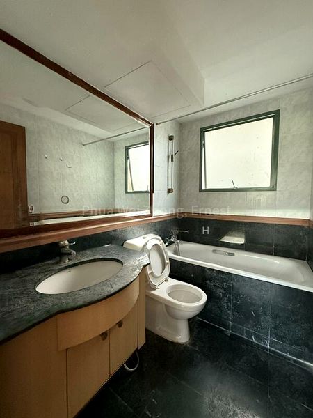 2 Bed Condo for Sale in  Palm Gardens - Image 8