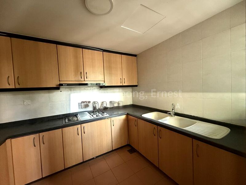 2 Bed Condo for Sale in  Palm Gardens - Image 9