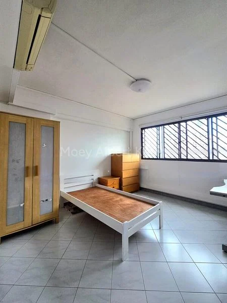 Common Room (HDB) for Rent in  161 Bishan Street 13 - Image 4