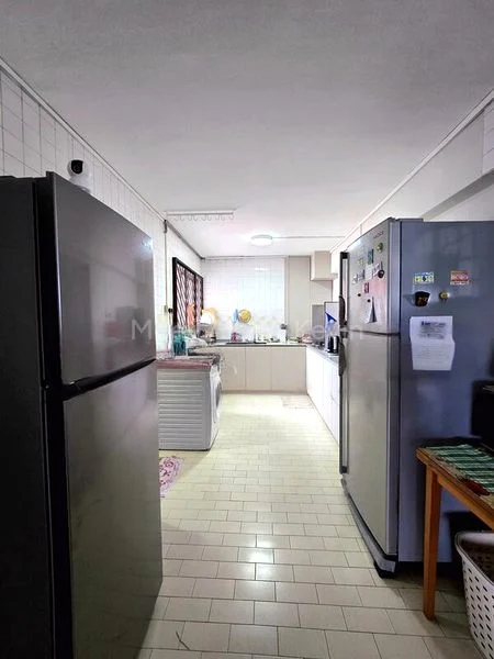 Common Room (HDB) for Rent in  161 Bishan Street 13 - Image 9