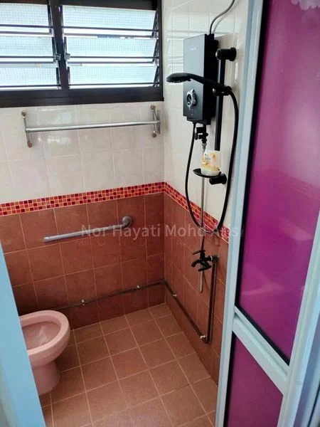 Common Room (HDB) for Rent in  570 Ang Mo Kio Avenue 3 - Image 4