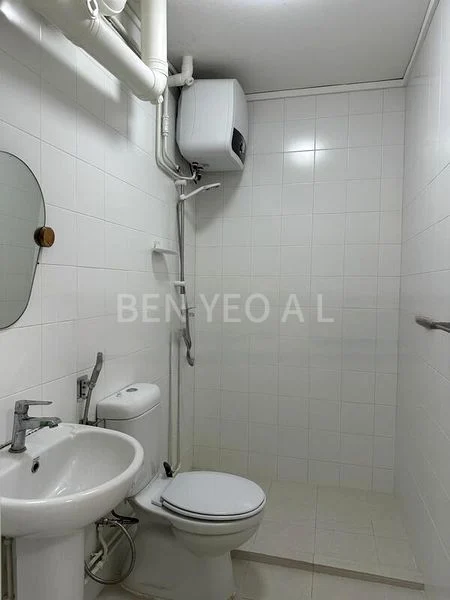 5 Room (5A) HDB for Rent in 276 Toh Guan Road - Image 6