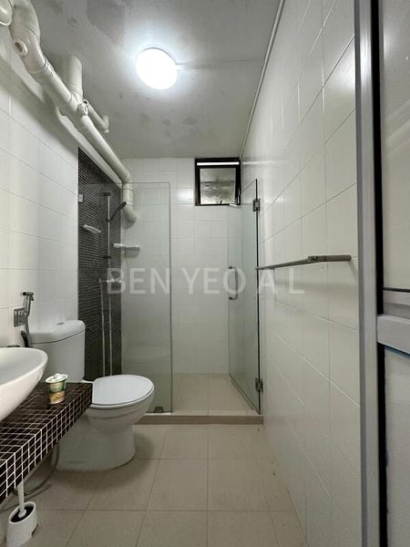5 Room (5A) HDB for Rent in 276 Toh Guan Road - Image 3