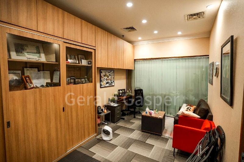 Office for Sale: High Street Plaza - Image 5