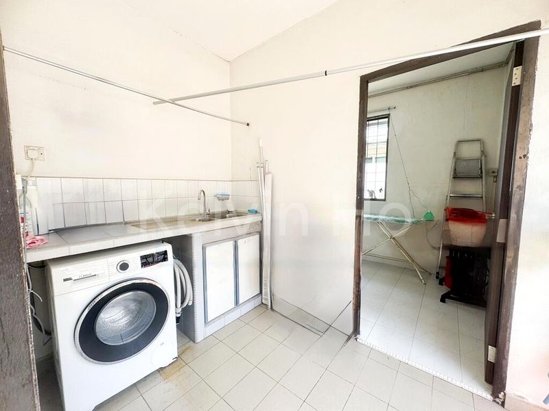 5 Bed Semi-Detached House (Landed) for Sale in Bukit Loyang Estate - Image 7