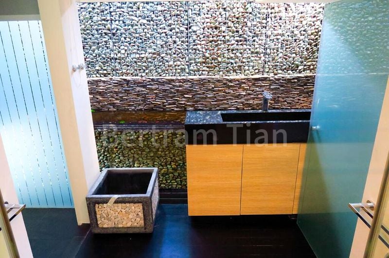 5 Bed Terraced House (Landed) for Sale in Jalan Elok - Image 5