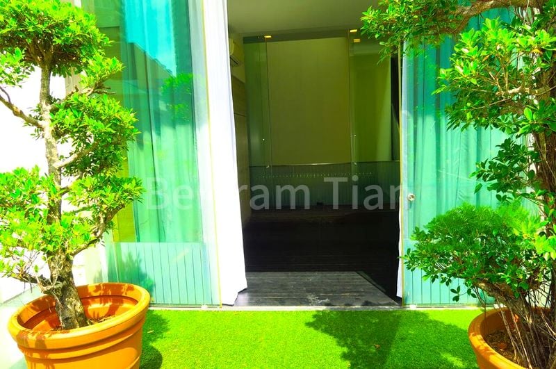 5 Bed Terraced House (Landed) for Sale in Jalan Elok - Image 2