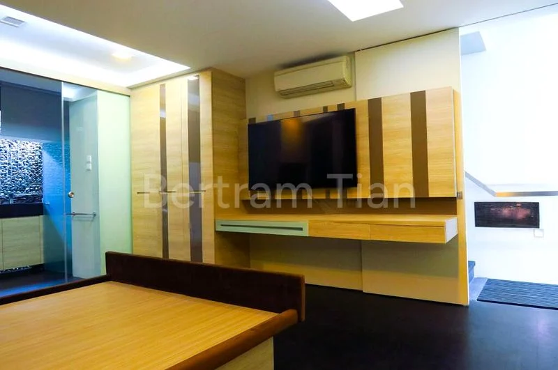 5 Bed Terraced House (Landed) for Sale in Jalan Elok - Image 3