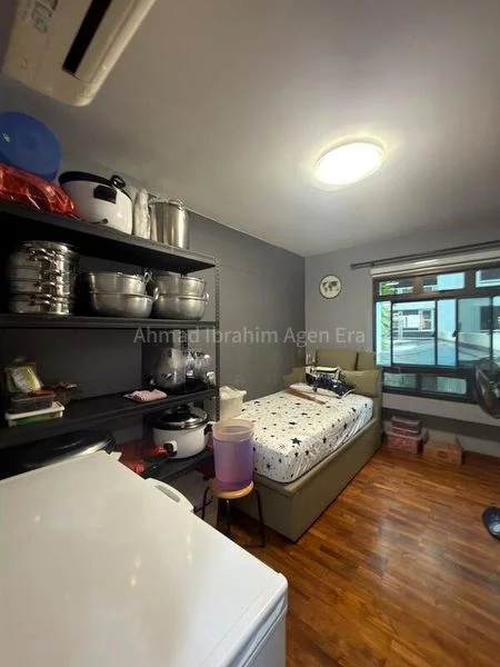 4 Room (4A) HDB for Sale in 987B Jurong West Street 93 - Image 6