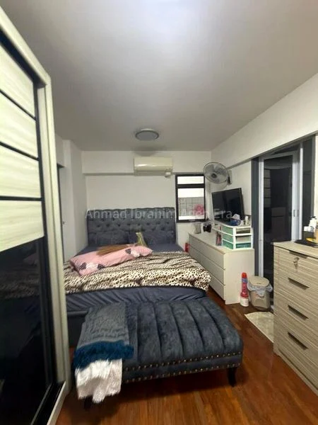 4 Room (4A) HDB for Sale in 987B Jurong West Street 93 - Image 4