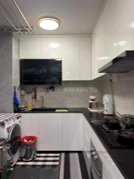 4 Room (4A) HDB for Sale in 987B Jurong West Street 93 - Image 9